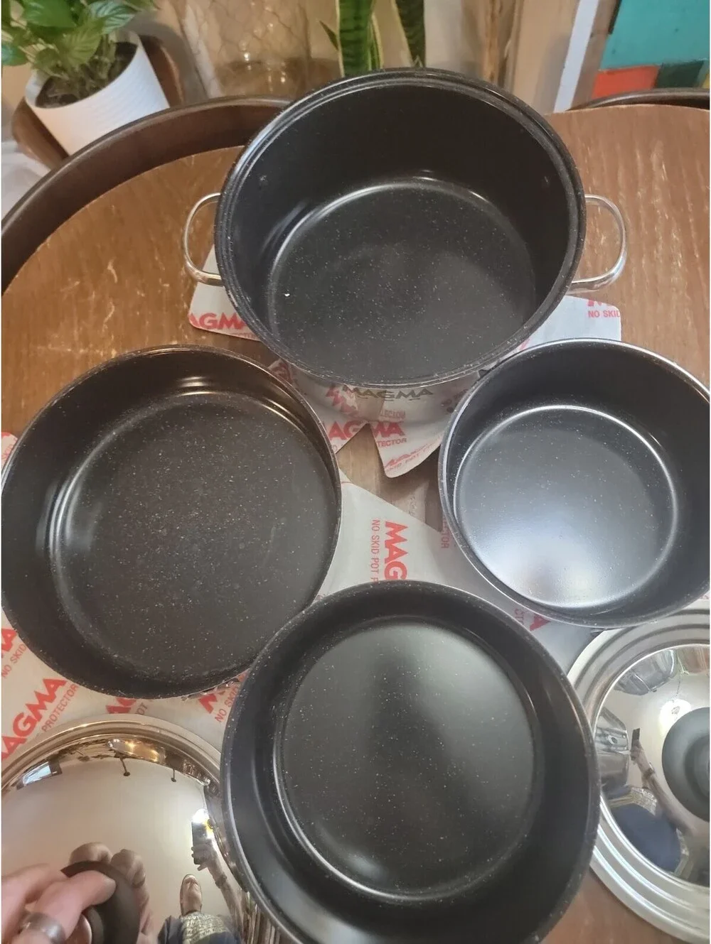 Magma USA 7 Piece Gourmet Nesting Stainless Steel Cookware Set Ceramica Holder